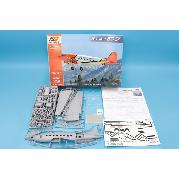 Basler VT-67 (DC-3) Turboprop Universal Aircraft 1/72 A&A Models 7242