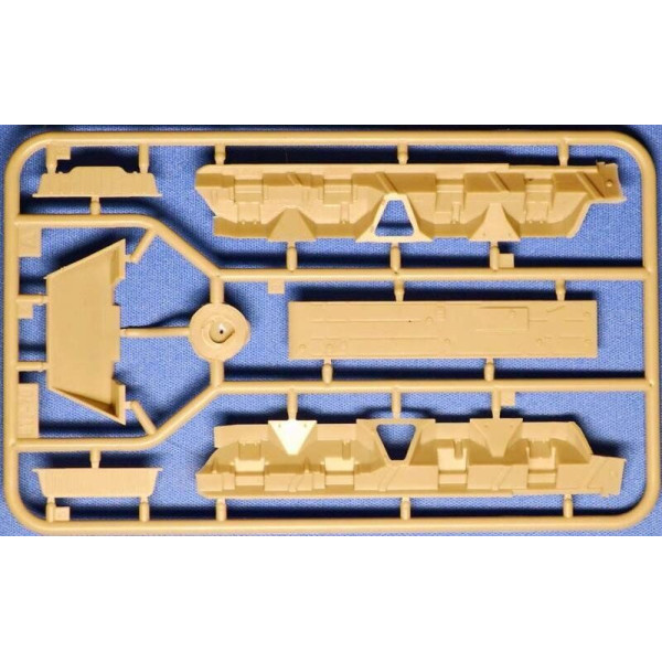 Soviet APC BTR-70 (early production series) 1/72 ACE 72164