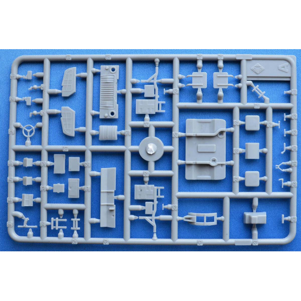 Soviet All-Road Military truck GAZ-66  1/72 ACE 72182