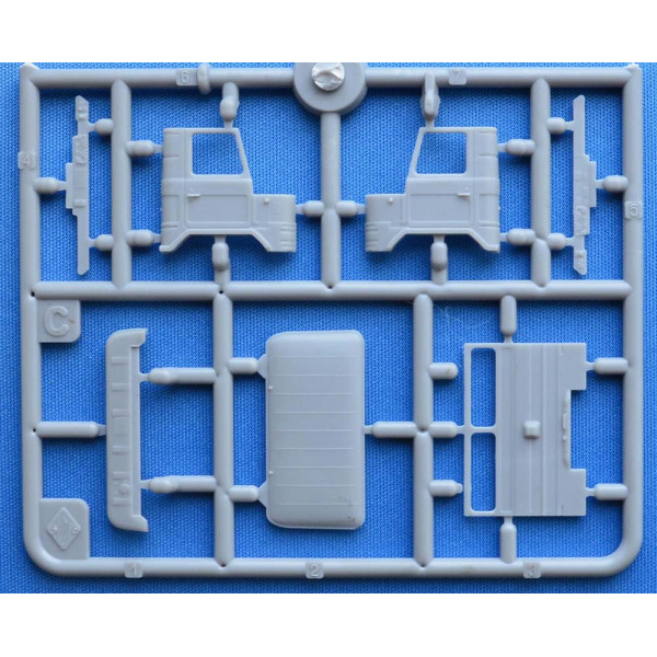 Soviet All-Road Military truck GAZ-66  1/72 ACE 72182