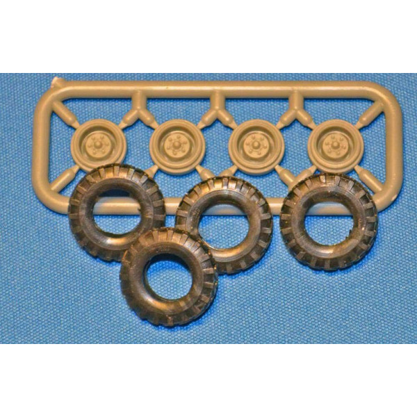 V-100 (XM-706 E1) Commando Car  1/72 ACE 72431