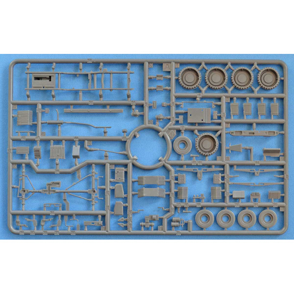 U1300L 4x4 Krankenwagen Ambulance 1/72 ACE 72451