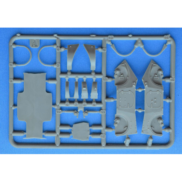 M3 wheeled Armoured Personnel Carrier (4x4) 1/72 ACE 72463