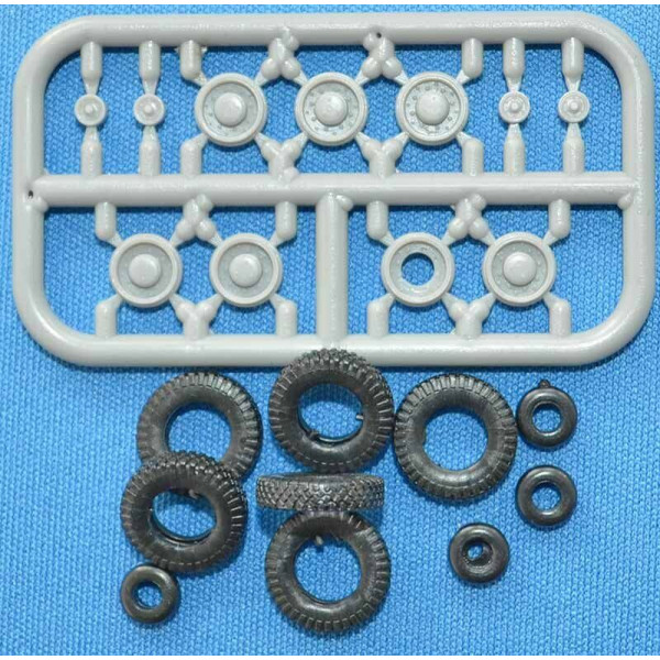 Leichter Radschlepper Laffly W15T 1/72 ACE 72538