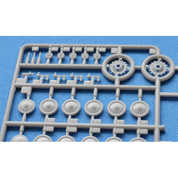 T-60 Soviet Light Tank GAZ production (model 1942) 1/72 ACE 72541