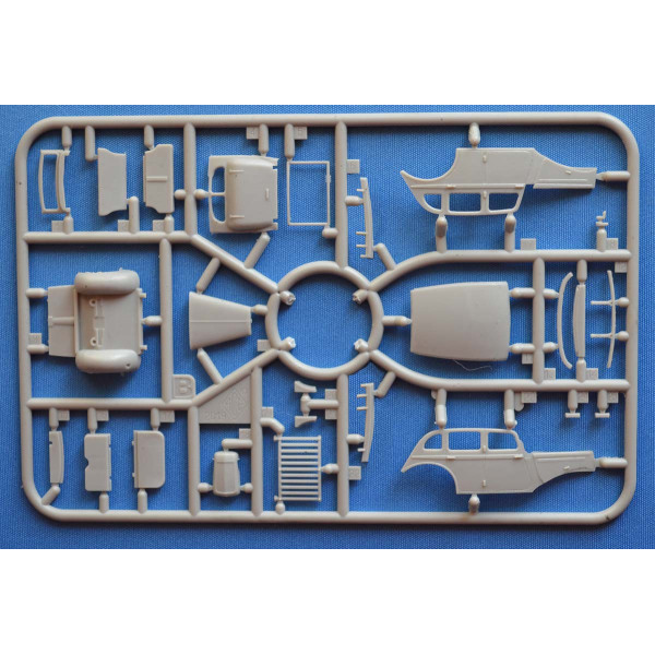 Super Snipe Saloon  1/72 ACE 72550