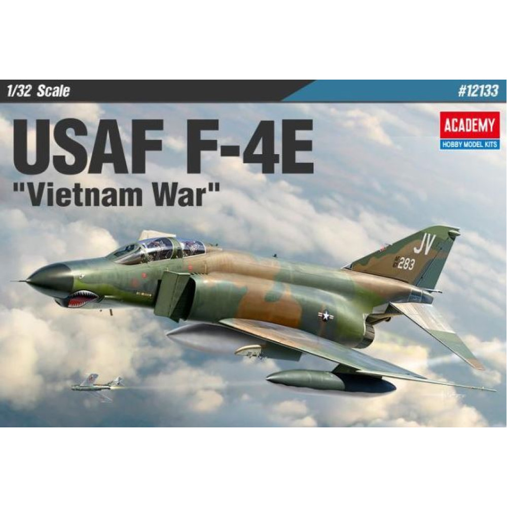 Phantom F-4E, Vietnam War  1/32  Academy 12133
