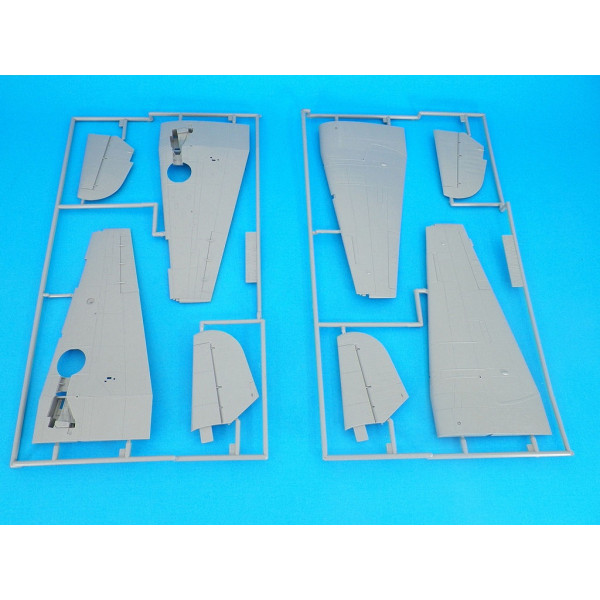 TBM-3 [USS Bunker Hill] 1/48 Academy  12285