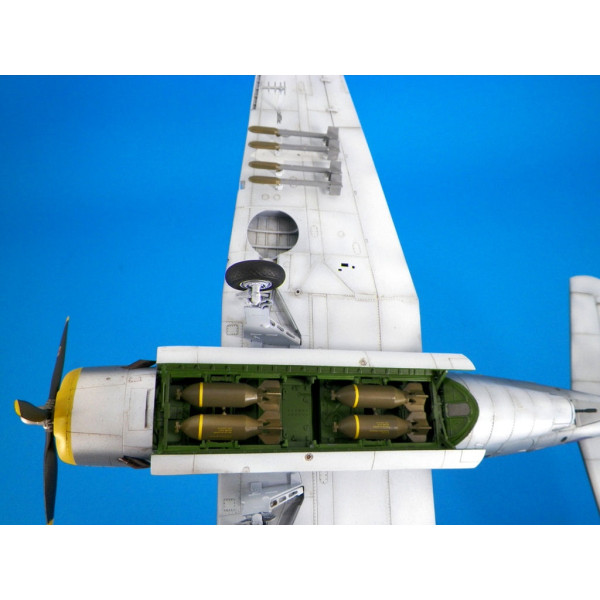 TBM-3 [USS Bunker Hill] 1/48 Academy  12285