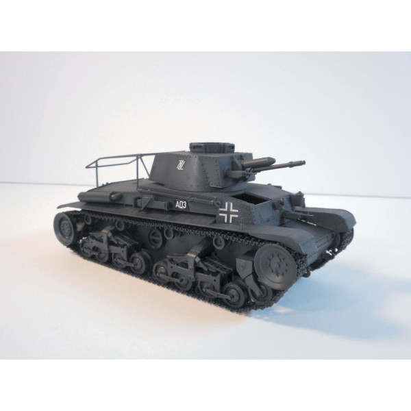 Pz.bef.wg.35(t) "German Command Tank"  1/35 Academy 13313