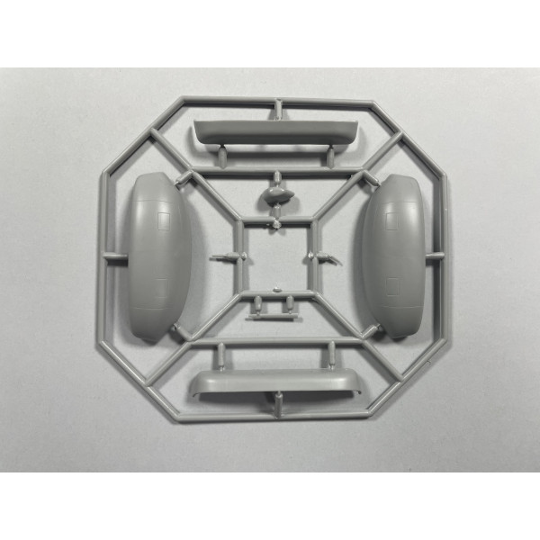 Antonov An-26 - Multi-purpose transport aircraft 1/72 Amodel 72134