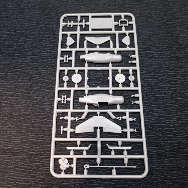 American homing anti-ship glide bomb ASM-2N "BAT" 1/72 Amodel NA72012