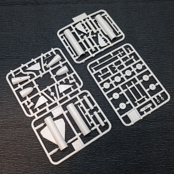 Anti-ship missile P-15/P-15M "Termit" 1/72 Amodel NA72015