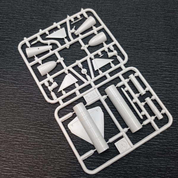 Anti-ship missile P-15/P-15M "Termit" 1/72 Amodel NA72015