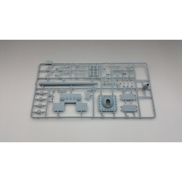 Jagdpanzer E-100 1/35 Amusing Hobby  35A017