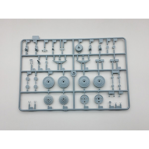  Pz.Kpfw.38D mit Pz.IV Turm 8cm PAW 600 1/35 Amusing Hobby  35A019