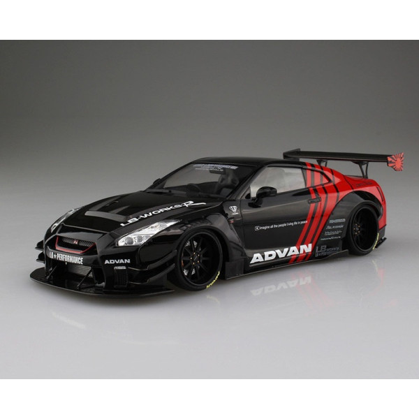 Nissan R35 GT-R typ 2 Liberty Walk 1/24 Aoshima 05592