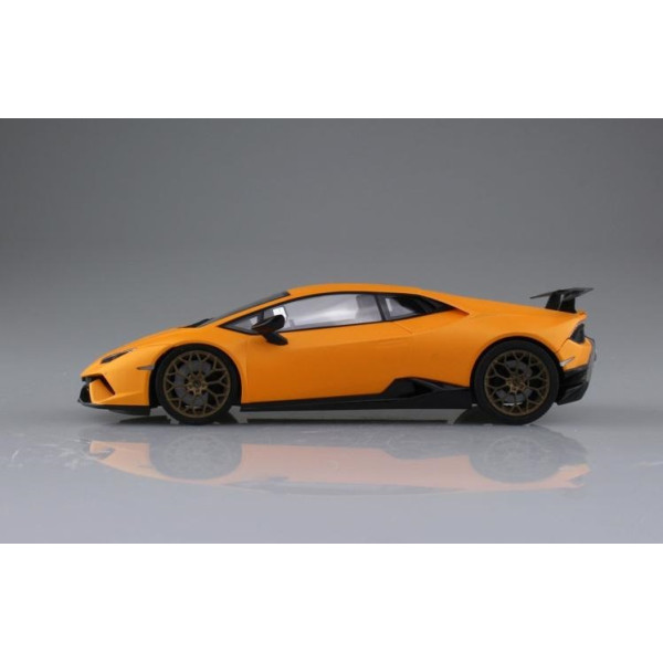 Lamborghini Huracan Performante 1/24 Aoshima 05600