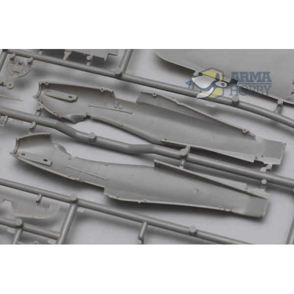 Hurricane Mk I Trop Model Kit! 1/72 Arma Hobby 70021