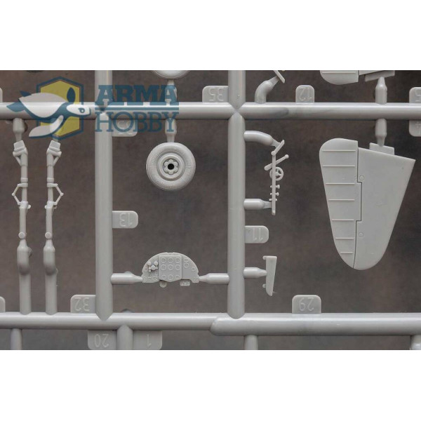 Yakovlev Yak-1b Expert Set! 1/72 Arma Hobby 70027