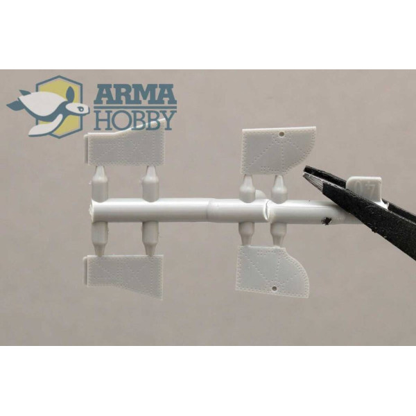 Yakovlev Yak-1b Expert Set! 1/72 Arma Hobby 70027