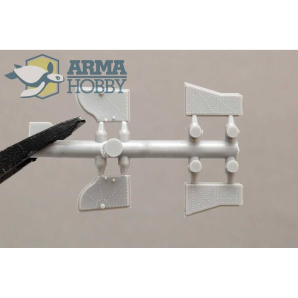 Yakovlev Yak-1b Expert Set! 1/72 Arma Hobby 70027