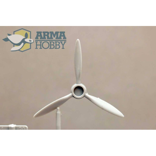 Yakovlev Yak-1b Expert Set! 1/72 Arma Hobby 70027