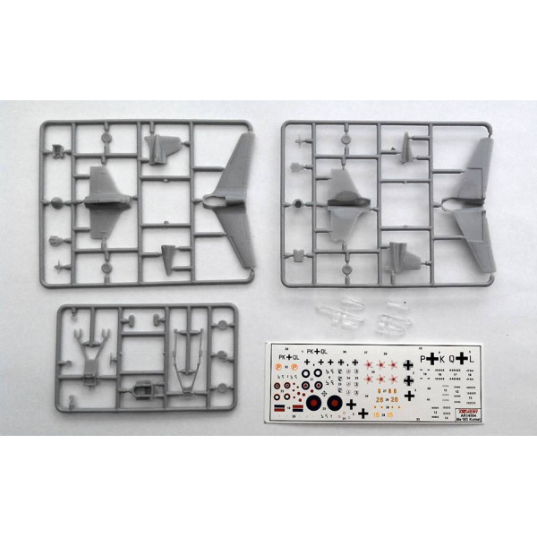 Літак - винищувач Messerschmitt Me 163B “Komet” w/ Scheuch Schlepper 1/144 Armory models AR14504