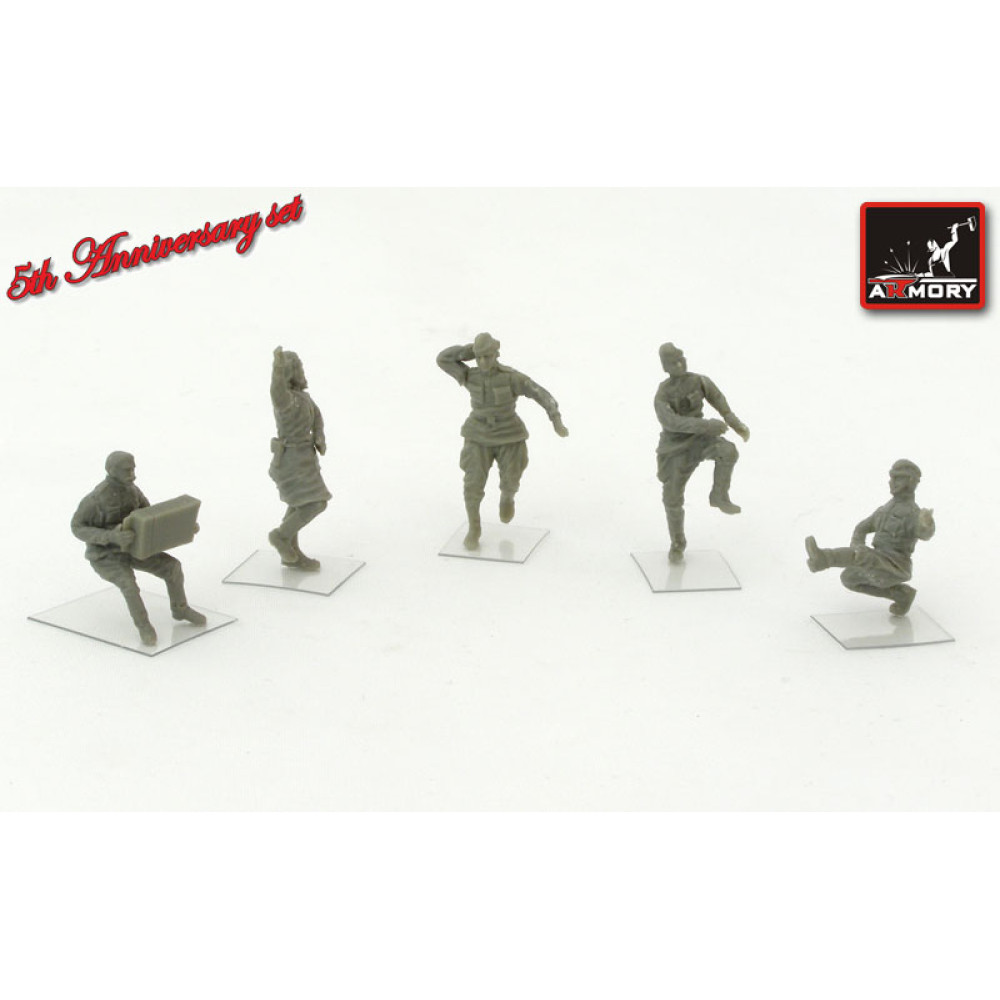  Soviet soldiers at party  1/72 Armory models AR F7221