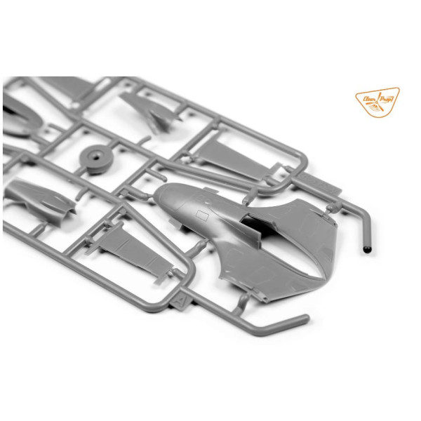 TB.2 Unmanned Aerial Vehicle STARTER KIT 1/48 Clear Prop 4809