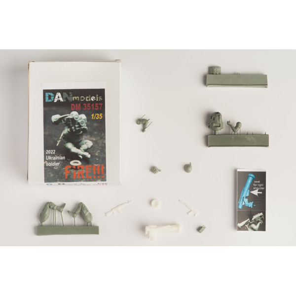 Вогонь. Український солдат. 2022 рік  (Смола) 1/35 DANmodels 35157