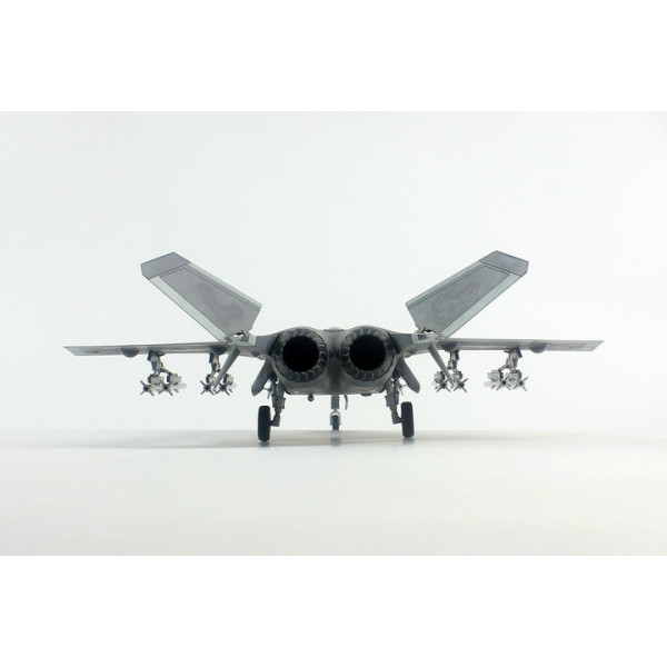 J-20 Stealth Fighter Beast Mode 1/72 Dream Model 720010