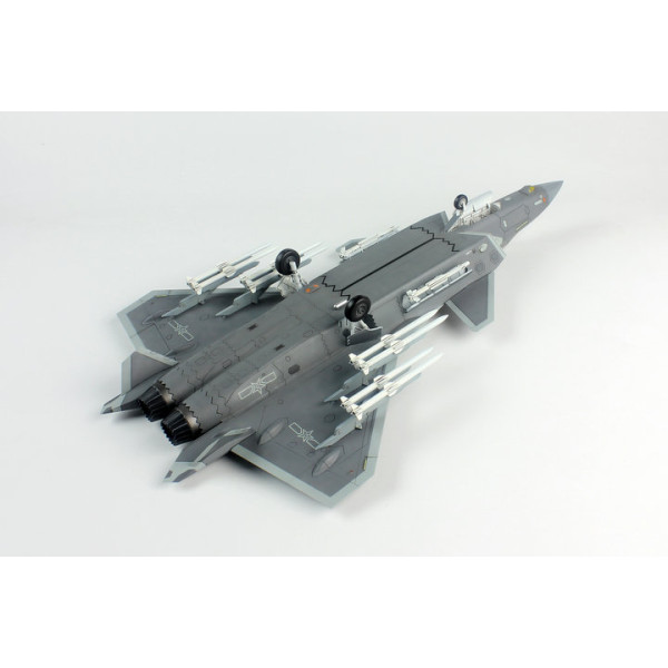 J-20 Stealth Fighter Beast Mode 1/72 Dream Model 720010