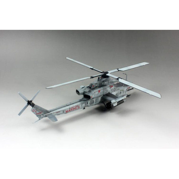 American AH-1Z "Viper" attack helicopter 1/72 Dream Model 720012