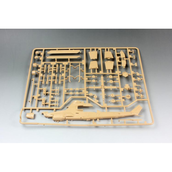 American AH-1Z "Viper" attack helicopter 1/72 Dream Model 720012