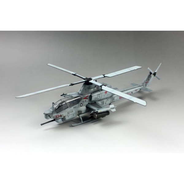 American AH-1Z "Viper" attack helicopter 1/72 Dream Model 720012