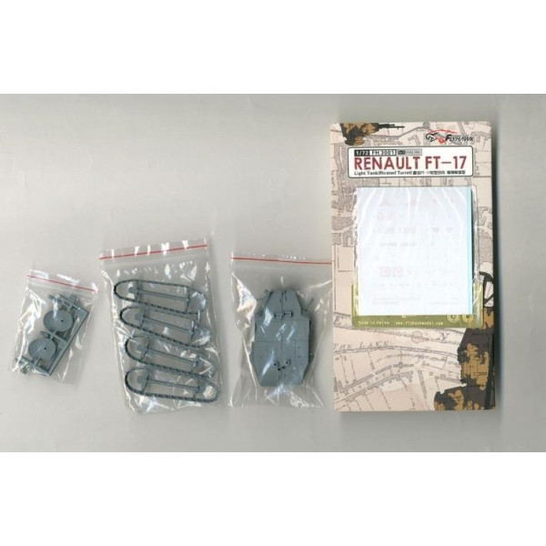 French FT-17 tank with riveted turret (2 models in the set) 1/72 FlyHawk FH3001