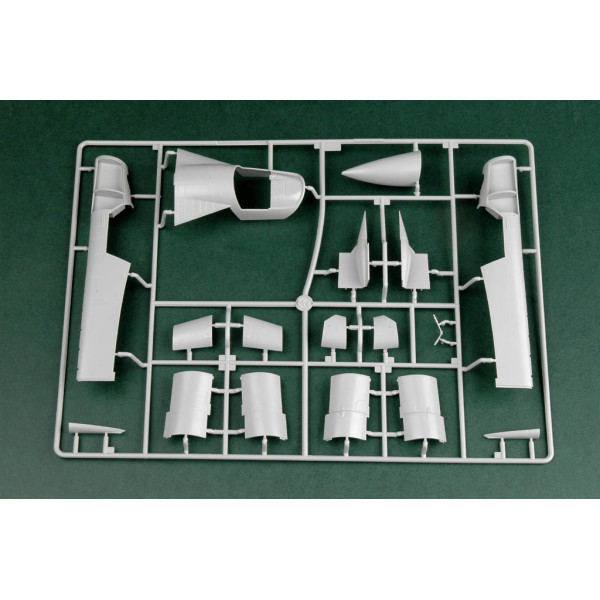 EF-111 Raven 1/48 HobbyBoss 80352