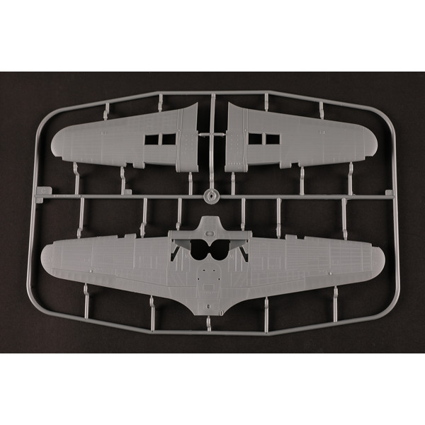 “HURRICANE” Mk.ⅡC  бойовий літак  1/48 HobbyBoss 81778