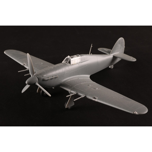 “HURRICANE” Mk.ⅡC  бойовий літак  1/48 HobbyBoss 81778