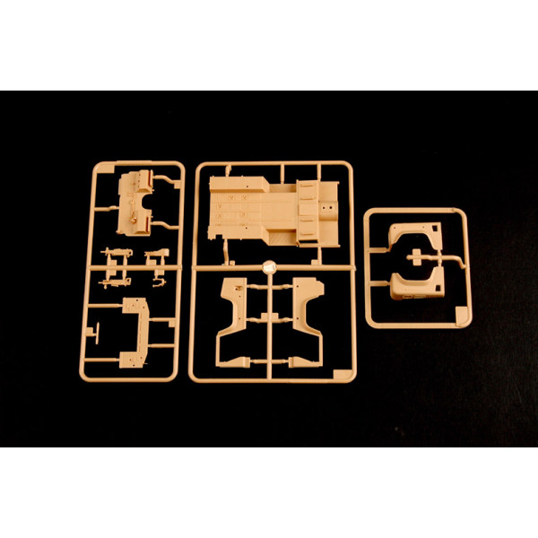  RSOV w /MK 19 grenade launcher. 1/35 HobbyBoss 82449