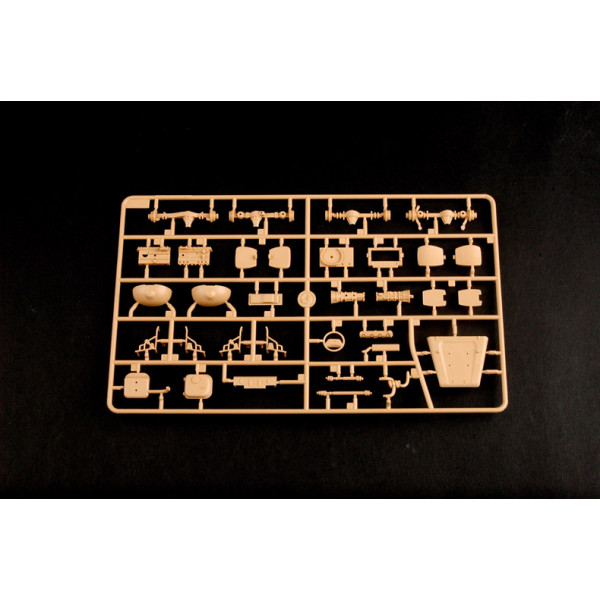  RSOV w /MK 19 grenade launcher. 1/35 HobbyBoss 82449