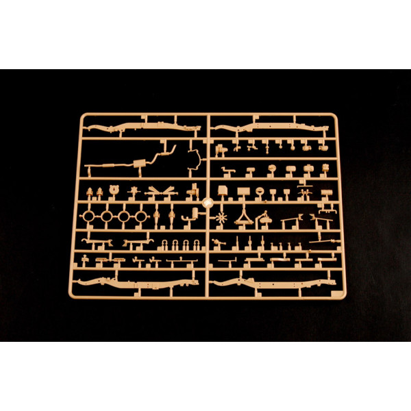  RSOV w /MK 19 grenade launcher. 1/35 HobbyBoss 82449