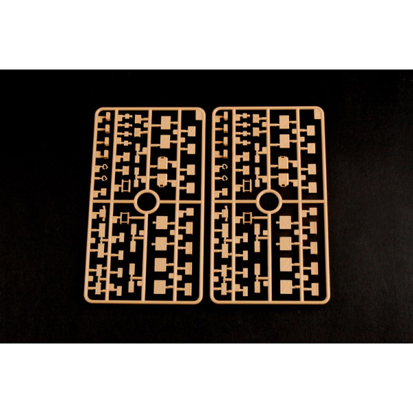  RSOV w /MK 19 grenade launcher. 1/35 HobbyBoss 82449