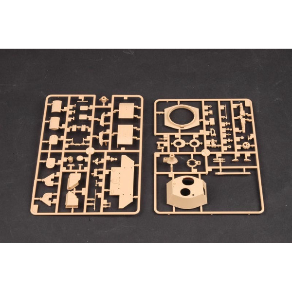  German IIWW reconnaisance tank VK 1602 Leopard 1/35 HobbyBoss 82460