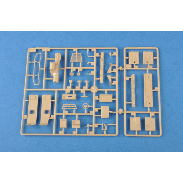 Броньований автомобіль Meng Shi 1.5 ton 1/35 HobbyBoss 82469