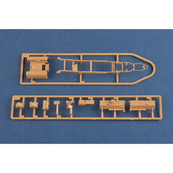 Soviet (9P117M1) Launcher with R17 Rocket of 9K72 Missile Complex "Elbrus"(Scud B) 1/72 HobbyBoss 82939