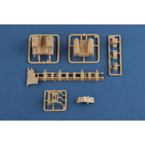 Soviet (9P117M1) Launcher with R17 Rocket of 9K72 Missile Complex "Elbrus"(Scud B) 1/72 HobbyBoss 82939