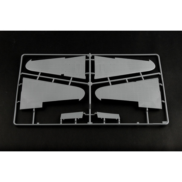 IL-2M3 Ground-attack aircraft 1/32 HOBBY BOSS 83204