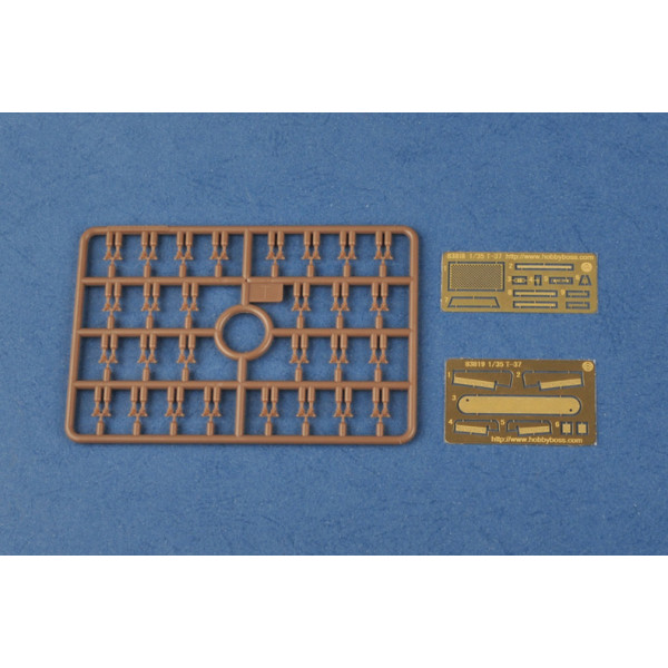 Soviet T-37A Light Tank (Podolsk) 1/35 HobbyBoss 83819